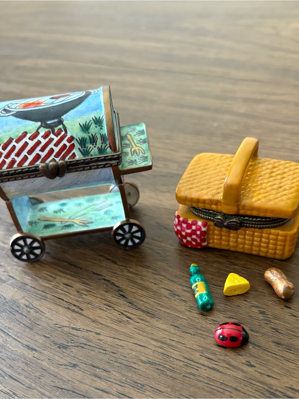 Grill on Wheels & Picnic Basket Hinged Ceramic Boxes